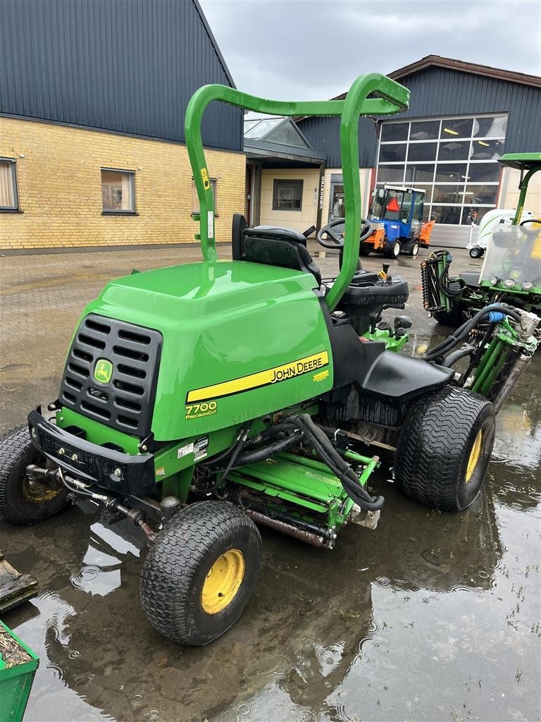 Sitzrasenmäher typu John Deere 7700 PrecisionCut - 7 bladet cylindre, Gebrauchtmaschine w Kastrup (Zdjęcie 3)