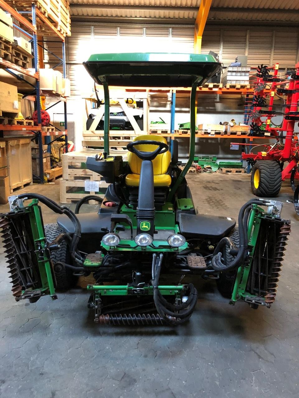 Sitzrasenmäher van het type John Deere 8700, Gebrauchtmaschine in Trige (Foto 1)