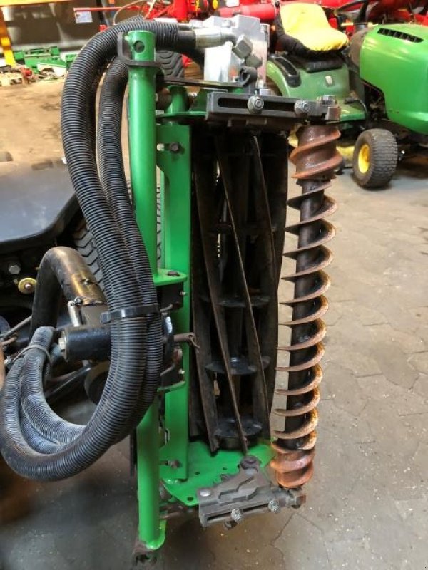 Sitzrasenmäher tip John Deere 8700, Gebrauchtmaschine in Trige (Poză 2)