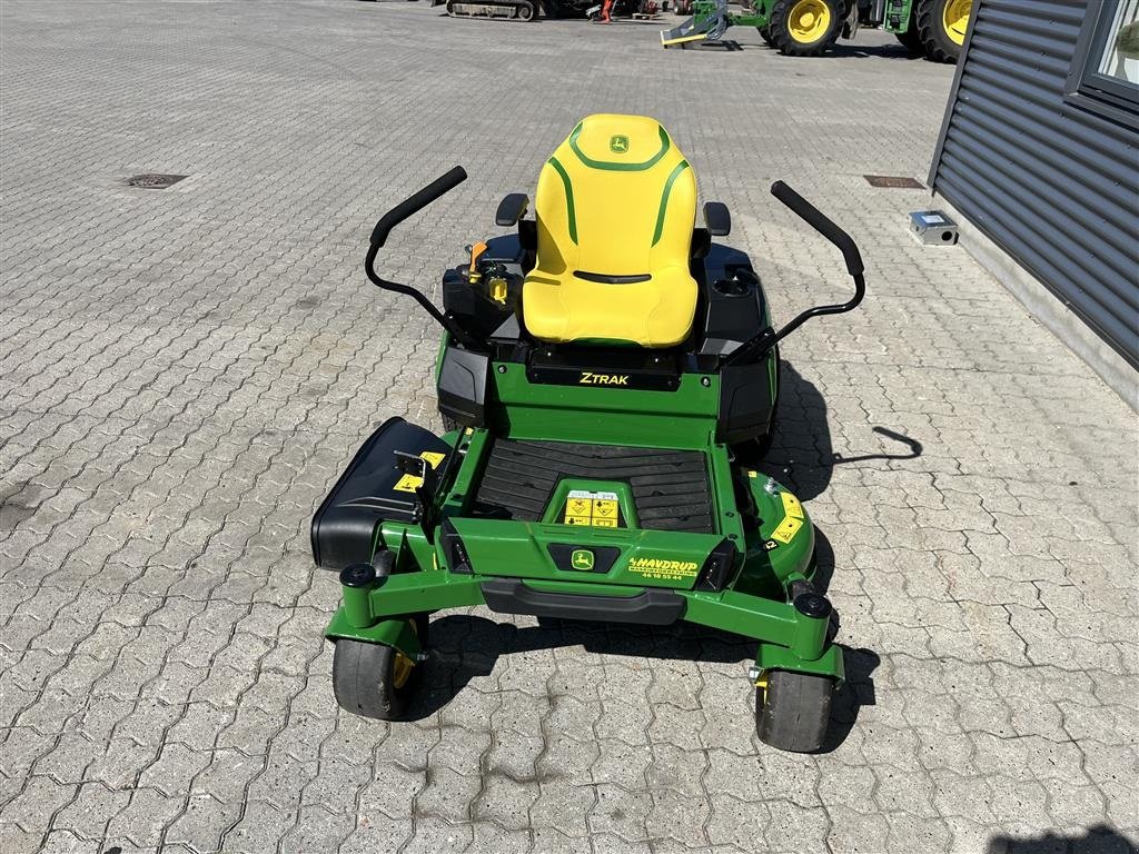 Sitzrasenmäher typu John Deere Z320r kun kørt 3 timer SOM NY!, Gebrauchtmaschine v Rønnede (Obrázek 4)