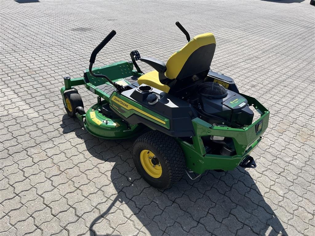 Sitzrasenmäher tipa John Deere Z320r kun kørt 3 timer SOM NY!, Gebrauchtmaschine u Rønnede (Slika 2)