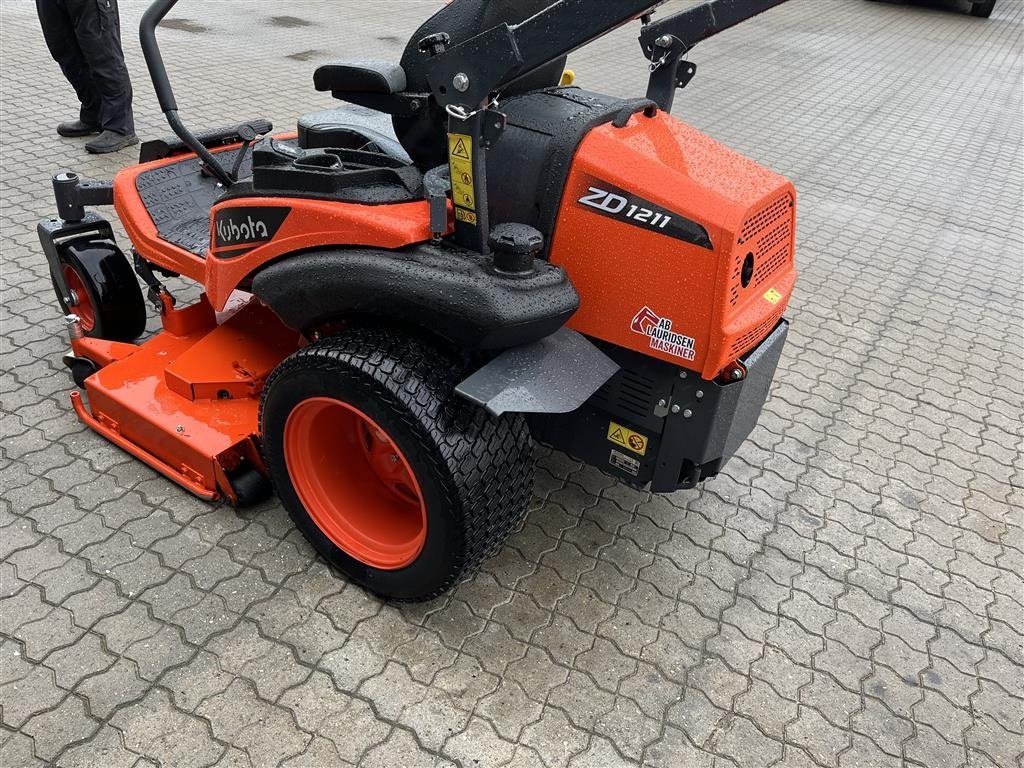 Sitzrasenmäher typu Kubota ZD1211 DEMO 150cm klippebord Diesel kun kørt 76timer, Gebrauchtmaschine v Rønnede (Obrázek 6)