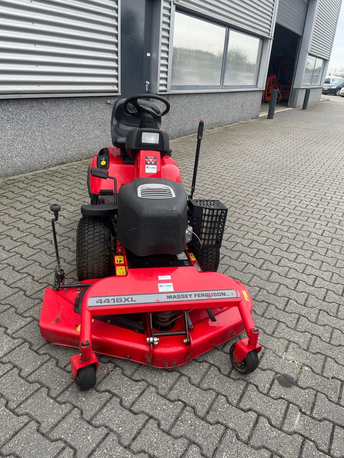 Sitzrasenmäher des Typs Massey Ferguson 4416 XL zitmaaier, Gebrauchtmaschine in Roermond (Bild 4)