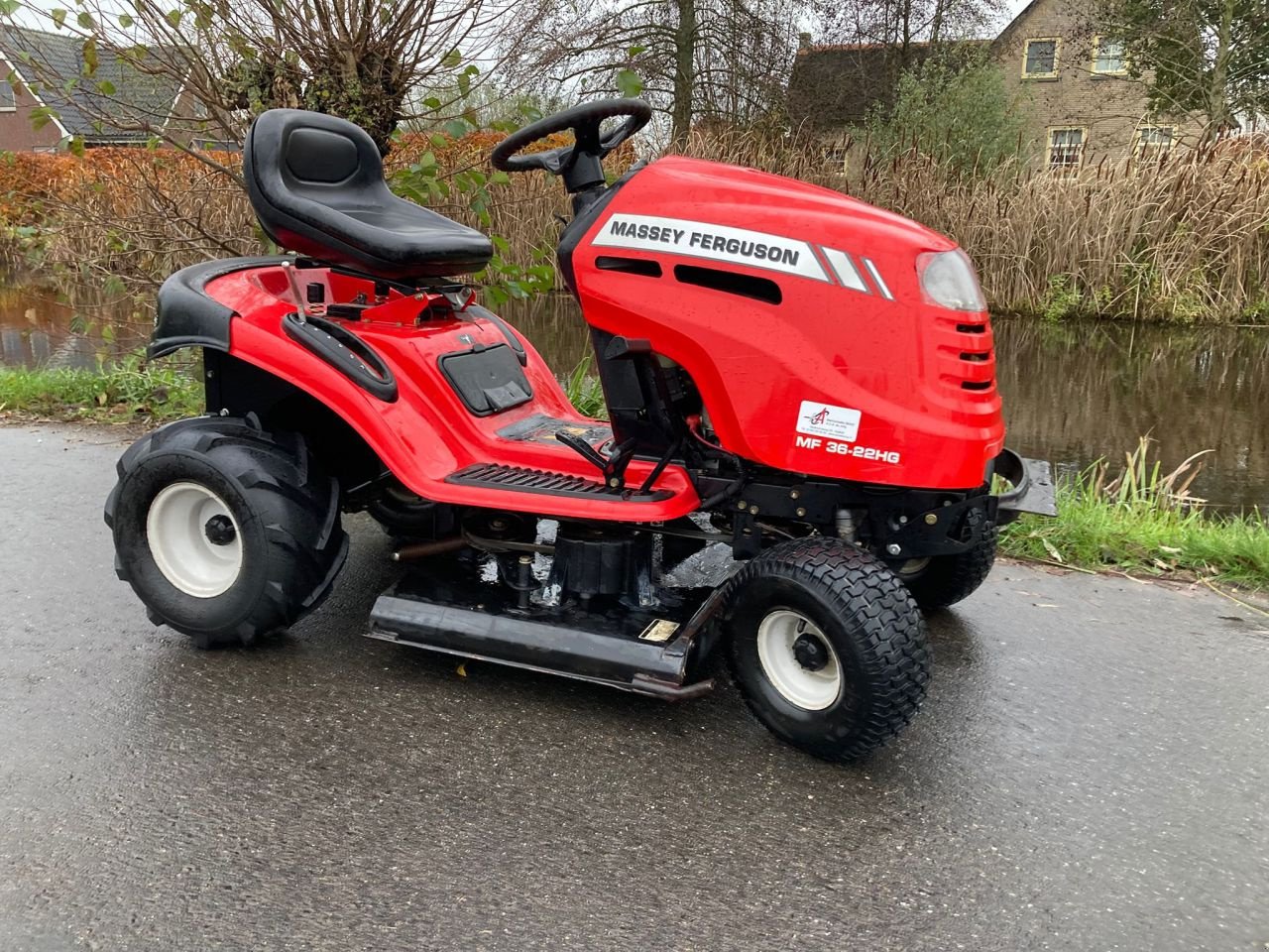 Sitzrasenmäher des Typs Massey Ferguson zitmaaier 36-22 HG, Gebrauchtmaschine in Stolwijk (Bild 1)