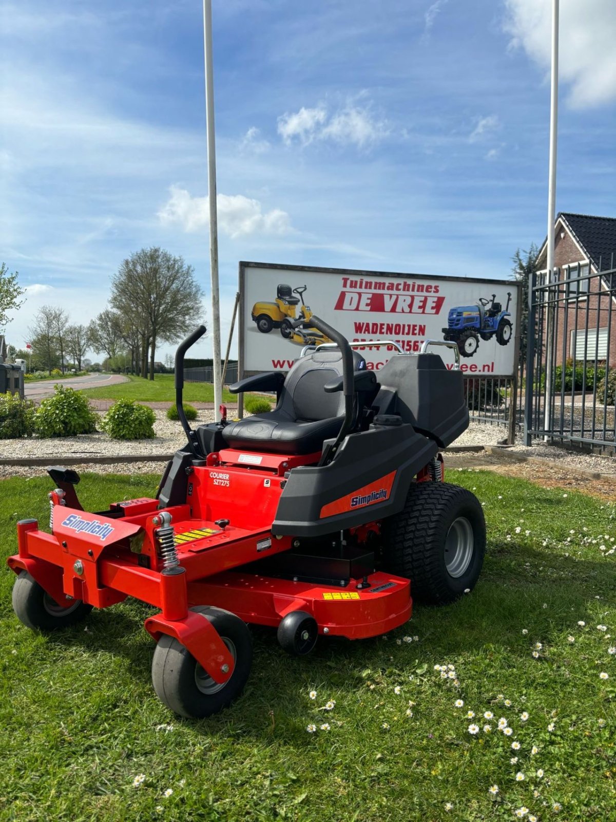 Sitzrasenmäher van het type Simplicity Szt275, Gebrauchtmaschine in Wadenoijen (Foto 4)