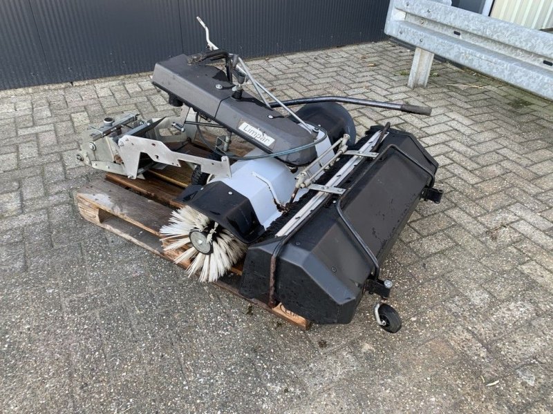 Sitzrasenmäher van het type Sonstige Limpar FRONTVEEGMACHINE VOOR ZITMAAIER, Neumaschine in MARIENHEEM (Foto 1)