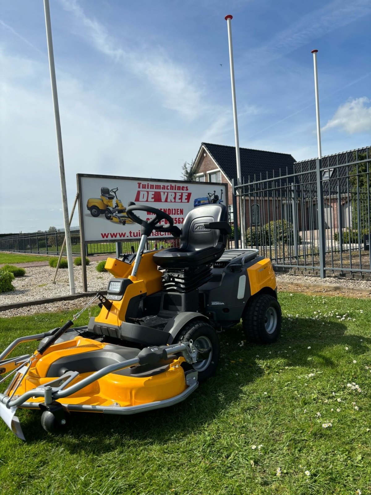 Sitzrasenmäher van het type Stiga 900wx, Gebrauchtmaschine in Wadenoijen (Foto 4)