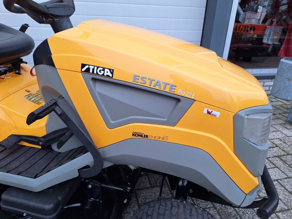 Sitzrasenmäher del tipo Stiga ESTATE PRO 22E, Gebrauchtmaschine en MARIENHEEM (Imagen 2)