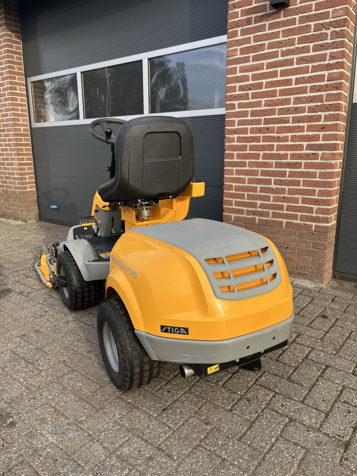 Sitzrasenmäher del tipo Stiga Park Recidence 4WD, Gebrauchtmaschine en Klarenbeek (Imagen 3)