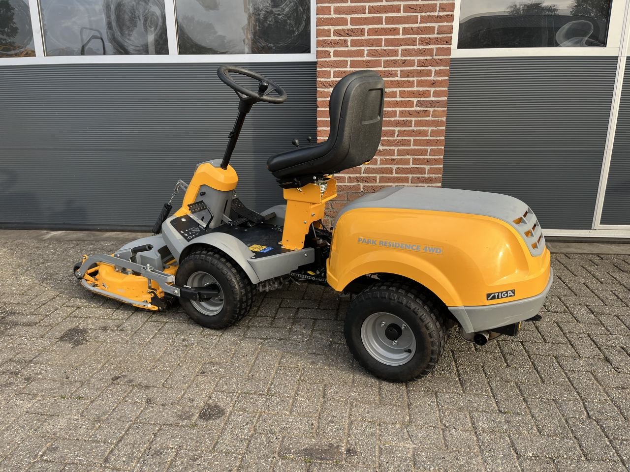 Sitzrasenmäher del tipo Stiga Park Recidence 4WD, Gebrauchtmaschine en Klarenbeek (Imagen 4)