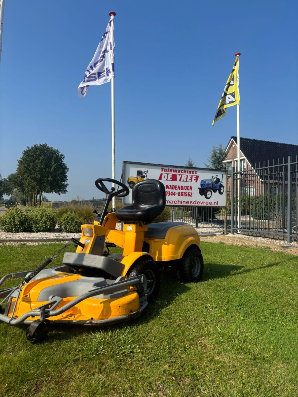 Sitzrasenmäher tip Stiga Park, Gebrauchtmaschine in Wadenoijen (Poză 3)