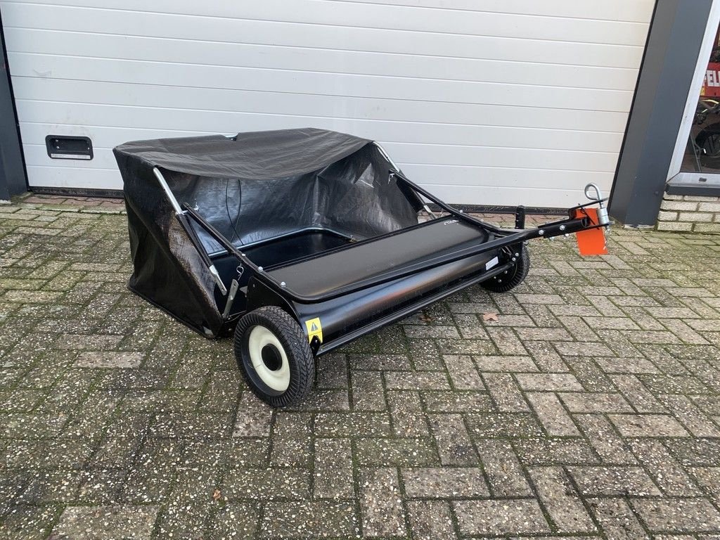 Sitzrasenmäher typu Stiga SWEEPER 42&quot;, Gebrauchtmaschine v MARIENHEEM (Obrázok 1)