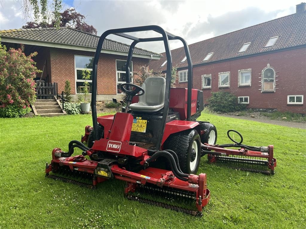 Sitzrasenmäher del tipo Toro Reelmaster 4000 Vertikalskærer, Gebrauchtmaschine In Vejle (Immagine 3)