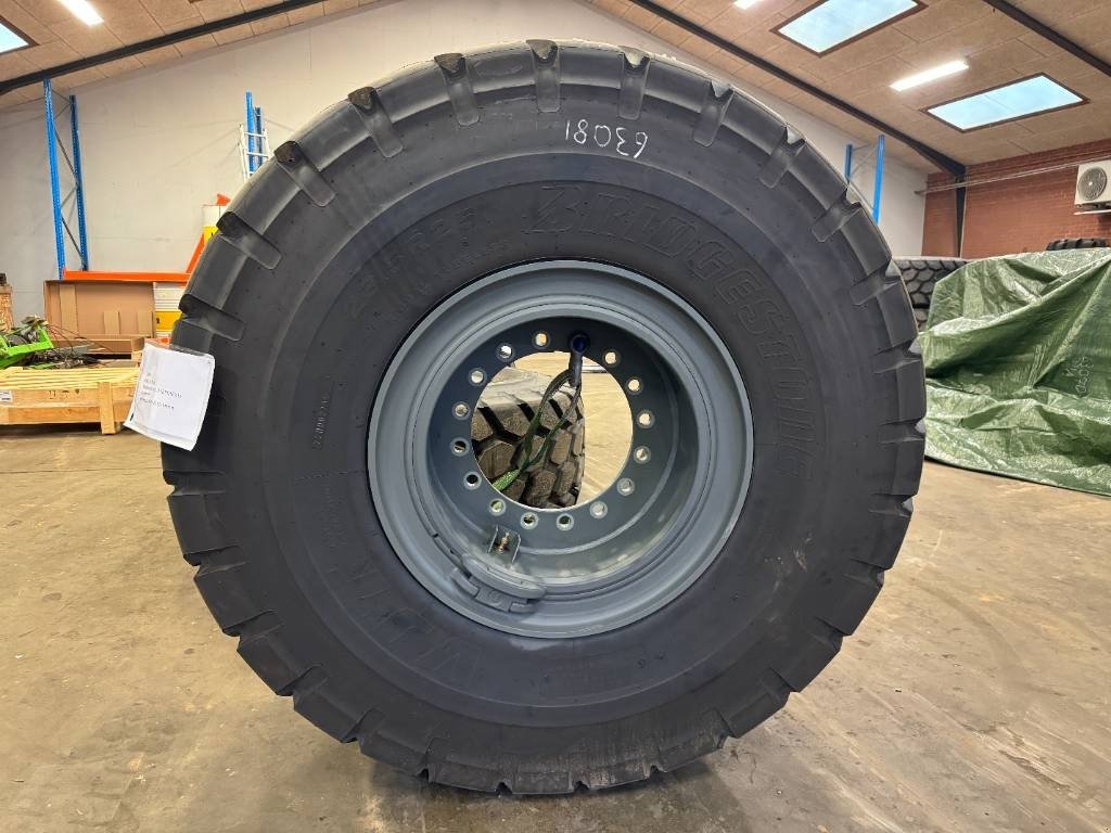 Sonstige Bagger & Lader of the type Bridgestone 23.5 R 25, Gebrauchtmaschine in Vojens (Picture 3)