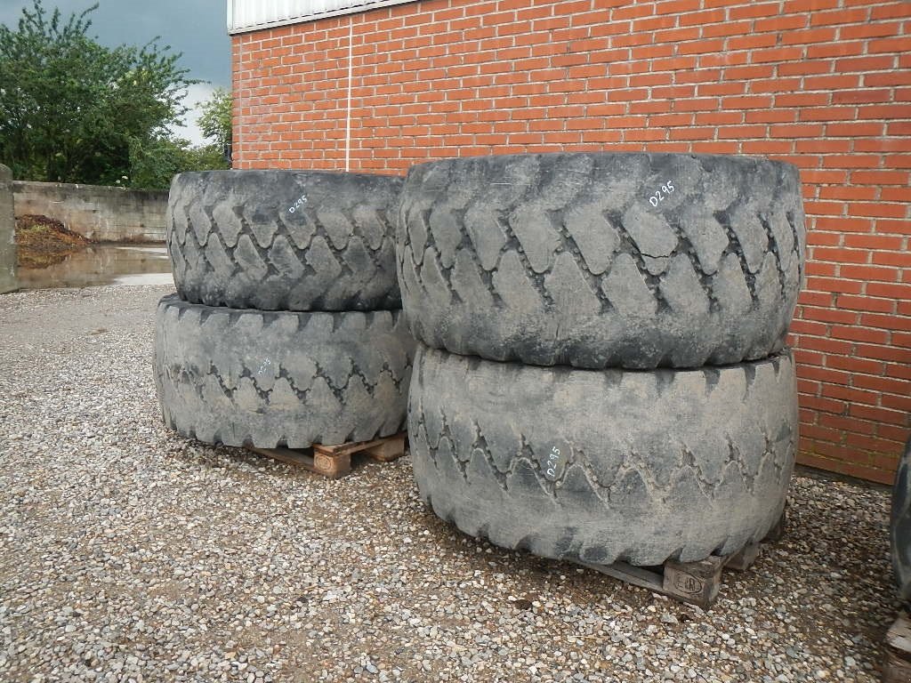 Sonstige Bagger & Lader van het type Bridgestone 650/65R25 D295, Gebrauchtmaschine in Aabenraa (Foto 2)