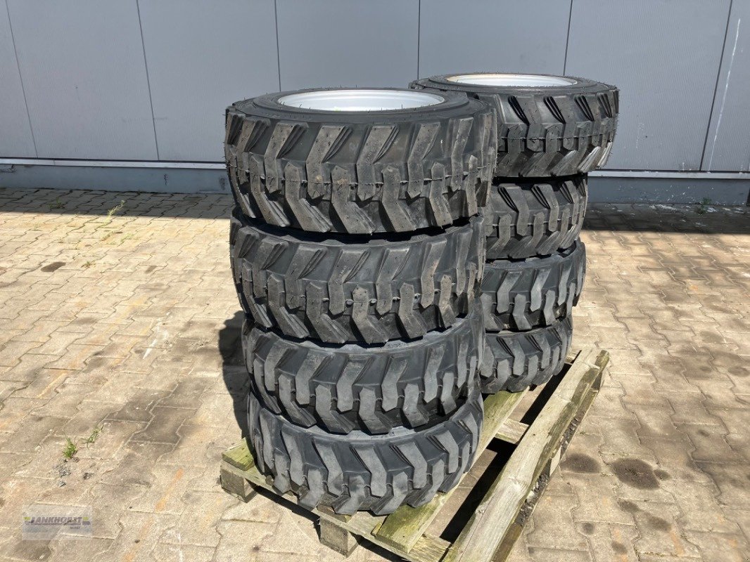 Sonstige Bagger & Lader tip GiANT 27X10.50-15 SKID, Neumaschine in Aurich (Poză 1)