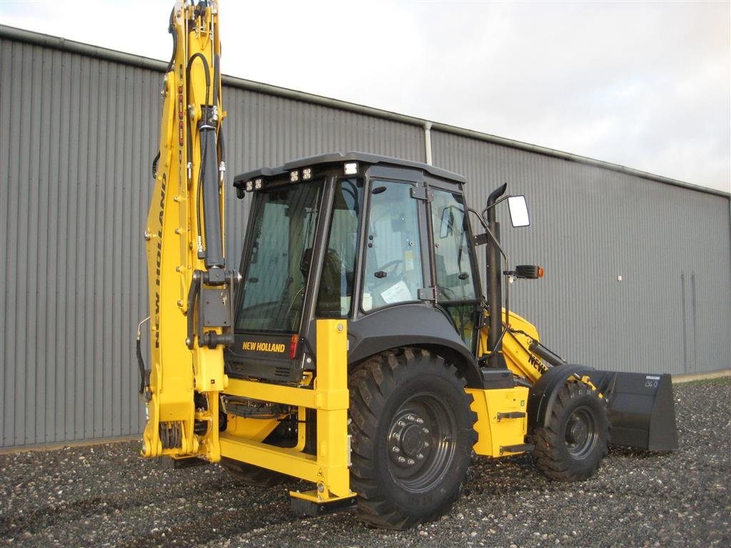 Sonstige Bagger & Lader of the type New Holland B100D, Gebrauchtmaschine in Glamsbjerg (Picture 3)