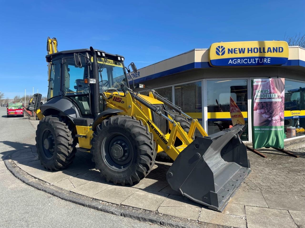 Sonstige Bagger & Lader of the type New Holland B115D TC CP 4WD, Gebrauchtmaschine in Middelfart (Picture 1)