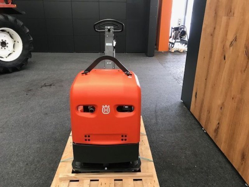 Sonstige Baumaschinen-Kleingeräte za tip Husqvarna Rüttelplatte LG400 Honda-Motor 8,2kW, Neumaschine u Tamsweg (Slika 5)