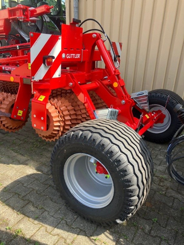 Sonstige Bodenbearbeitungsgeräte des Typs Güttler Mayor 640, Neumaschine in Bubendorf (Bild 2)