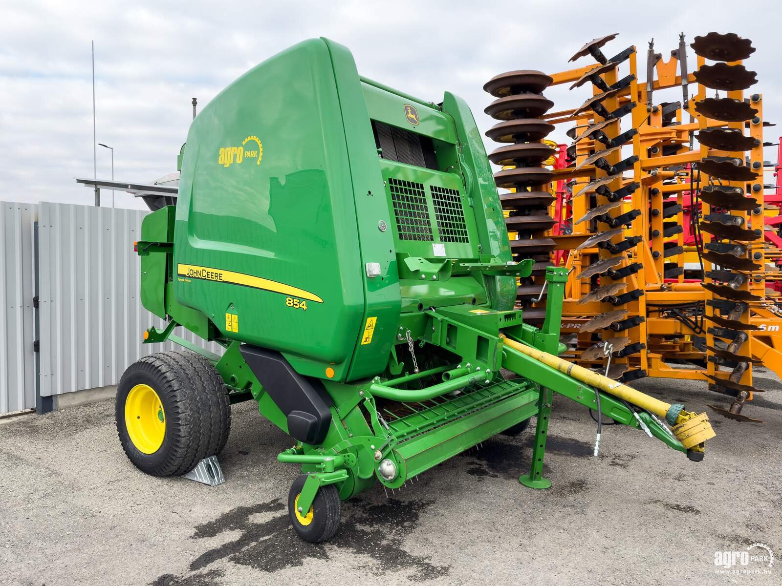 Sonstige Bodenbearbeitungsgeräte des Typs John Deere 854 Maxicut Special Edition, Gebrauchtmaschine in Csengele (Bild 2)