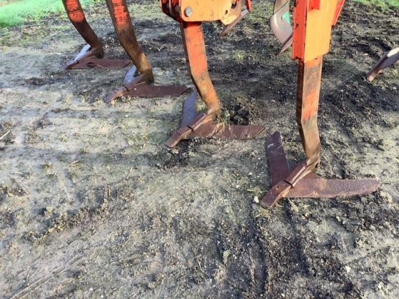 Sonstige Bodenbearbeitungsgeräte van het type Kuhn 3M 4 DENTS, Gebrauchtmaschine in les hayons (Foto 3)