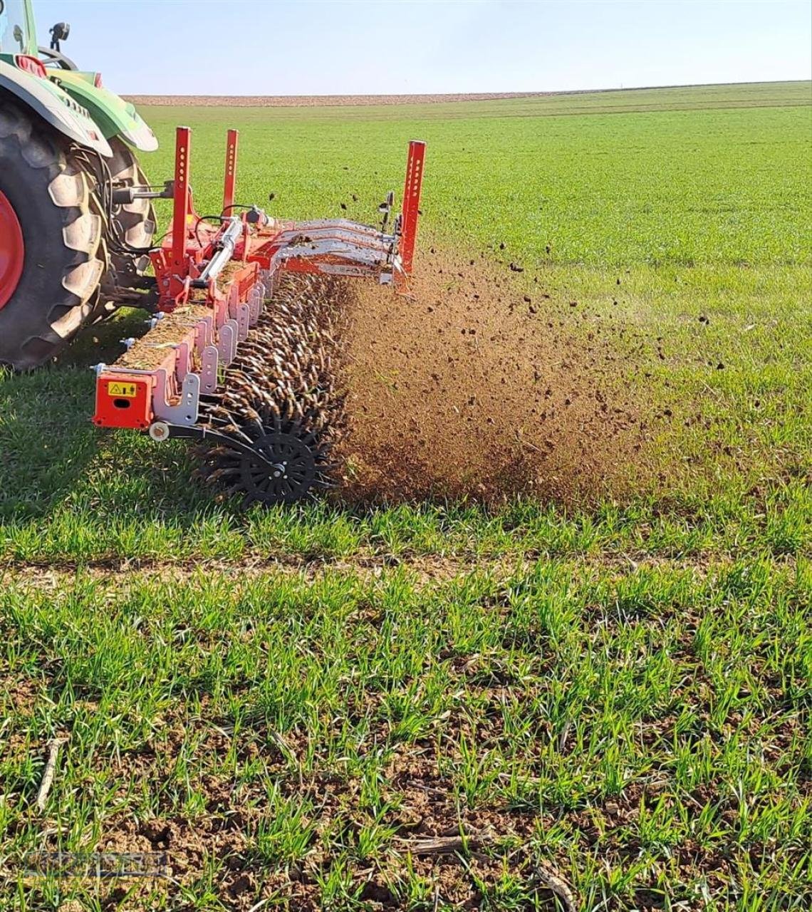 Sonstige Bodenbearbeitungsgeräte Türe ait Pöttinger ROTOCARE V 8000, Neumaschine içinde Rhaunen (resim 6)