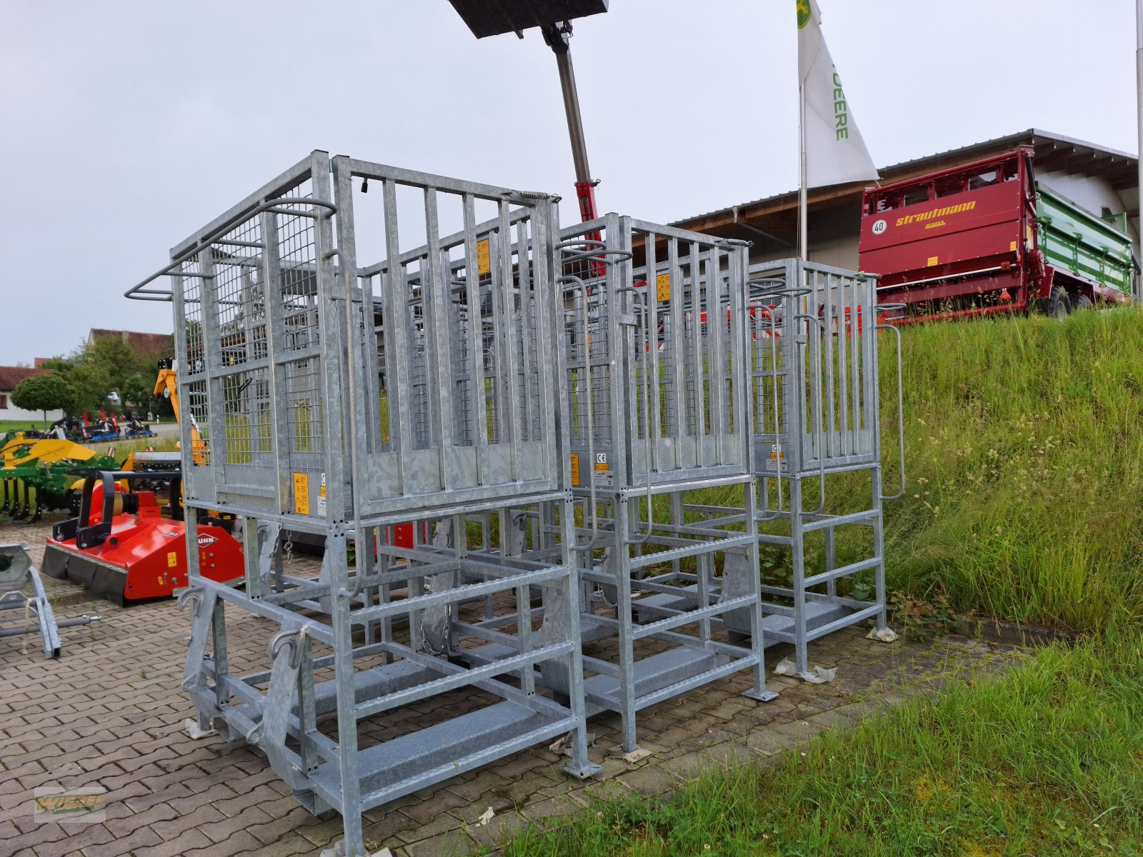 Sonstige Bühnen van het type Fliegl Arbeitsbühne, Neumaschine in Frauenneuharting (Foto 3)