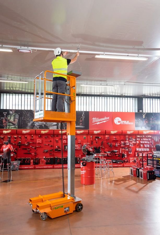 Sonstige Bühnen del tipo Sonstige Axolift Elift 350, Neumaschine en Wolfsbach (Imagen 1)