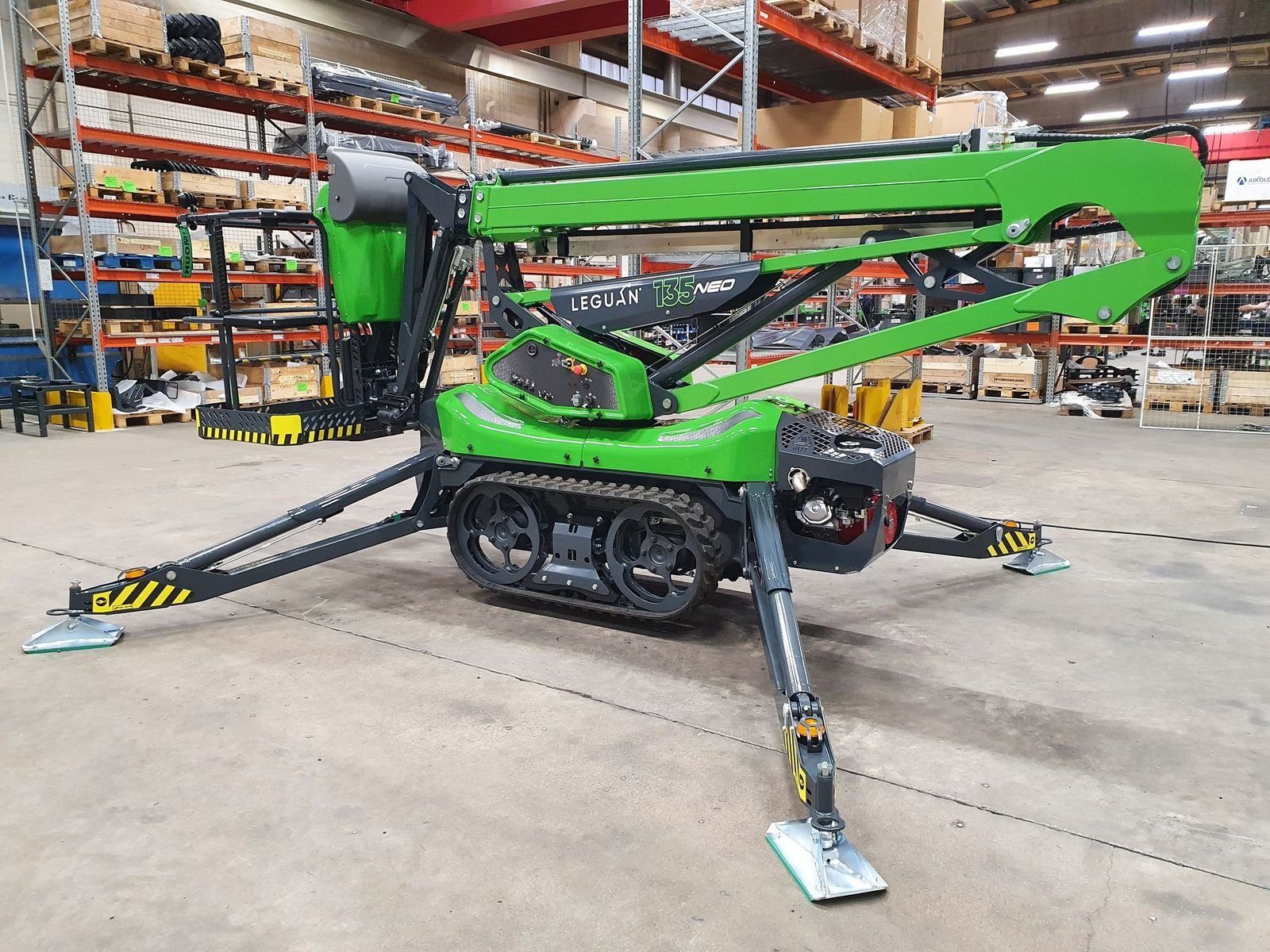 Sonstige Bühnen des Typs Sonstige Leguan Lifts Leguan 135 NEO Hubarbeitsbühne, Neumaschine in Waidhofen an der Thaya (Bild 2)