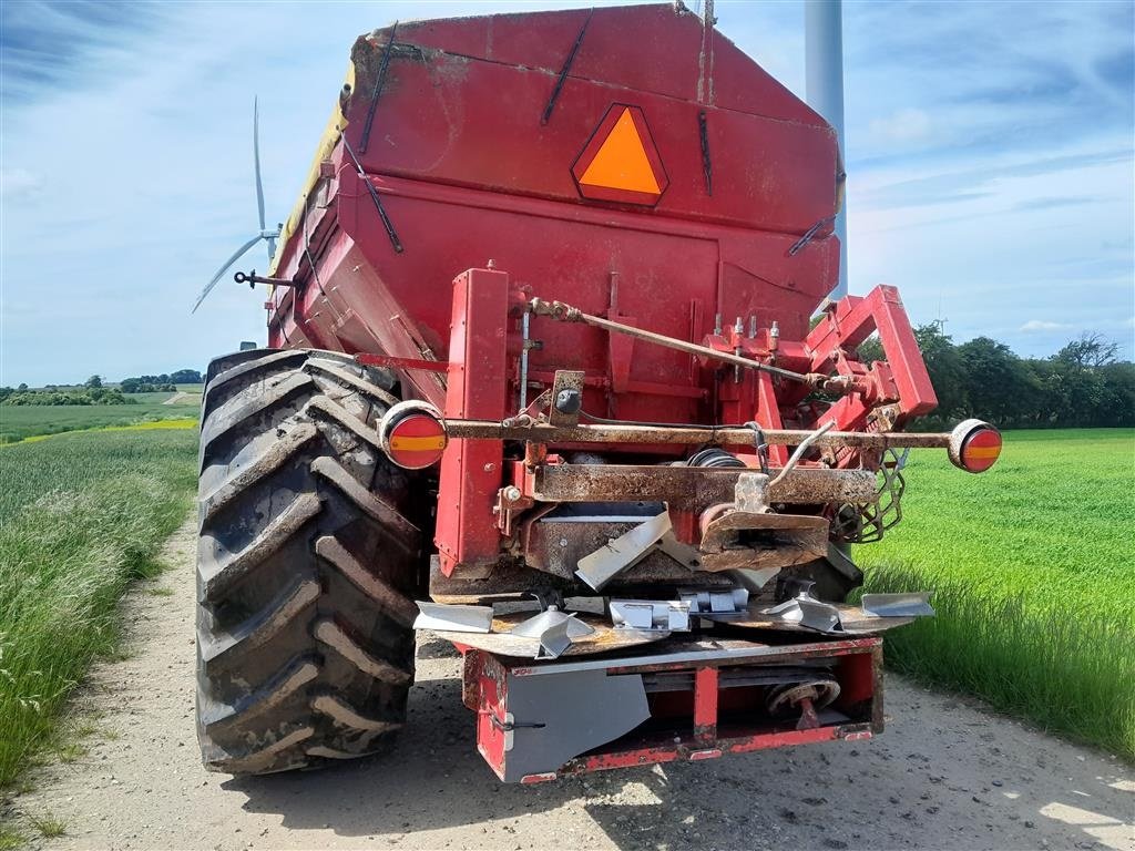 Sonstige Düngung & Pflanzenschutztechnik Türe ait Bredal B 80 m.overbygning Bremser  SPC 4500 spredebord og næsten nye dæk, Gebrauchtmaschine içinde Skive (resim 3)