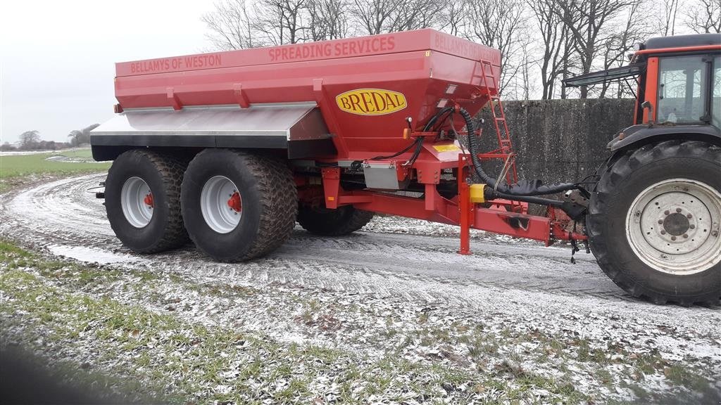 Sonstige Düngung & Pflanzenschutztechnik Türe ait Bredal K 135 rustfri skærmkasser, overbygning og soilsteer, Gebrauchtmaschine içinde Brædstrup (resim 2)