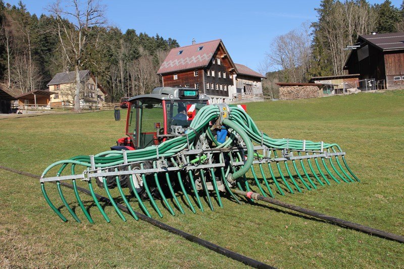 Sonstige Düngung & Pflanzenschutztechnik del tipo KG-AGRAR SVK-Schleppschlauchverteiler, Neumaschine en Balterswil (Imagen 8)