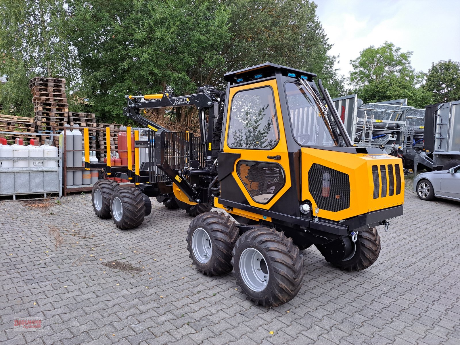 Sonstige Forsttechnik типа Country Kinetic 437 8x8 / 550Master, Neumaschine в Rottenburg a.d. Laaber (Фотография 1)