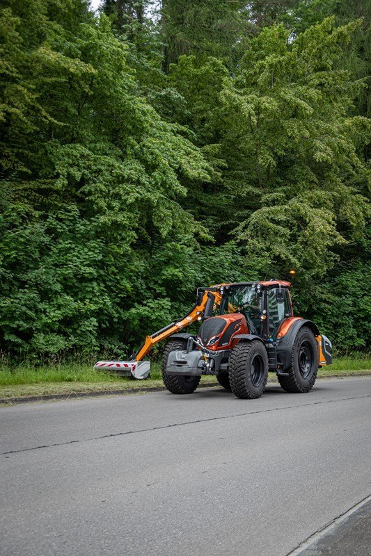 Sonstige Forsttechnik Türe ait Valtra N175D, Vorführmaschine içinde Schaffhausen (resim 1)