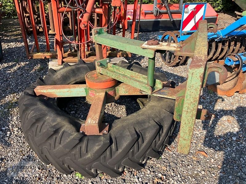 Sonstige Fütterungstechnik типа Eigenbau Futterreifen  Kehrreifen Futterschieber, Gebrauchtmaschine в Asendorf (Фотография 2)