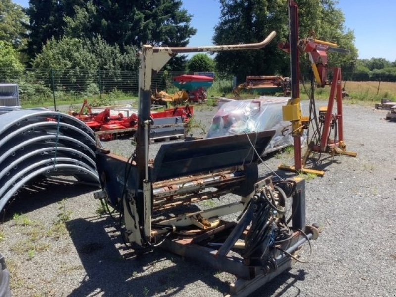 Sonstige Fütterungstechnik van het type Sonstige Dérouleuse de balle DRHD Calvet, Gebrauchtmaschine in LA SOUTERRAINE (Foto 3)