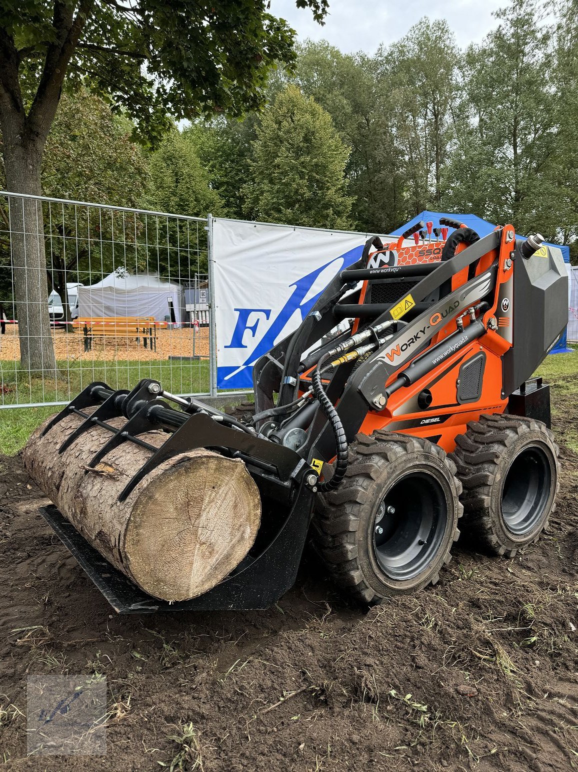 Sonstige Gartentechnik & Kommunaltechnik tip Cast Group Cast WorkyQuad 15 D Minilader Hoflader Skidlader Dumper, Neumaschine in Bruckmühl (Poză 1)