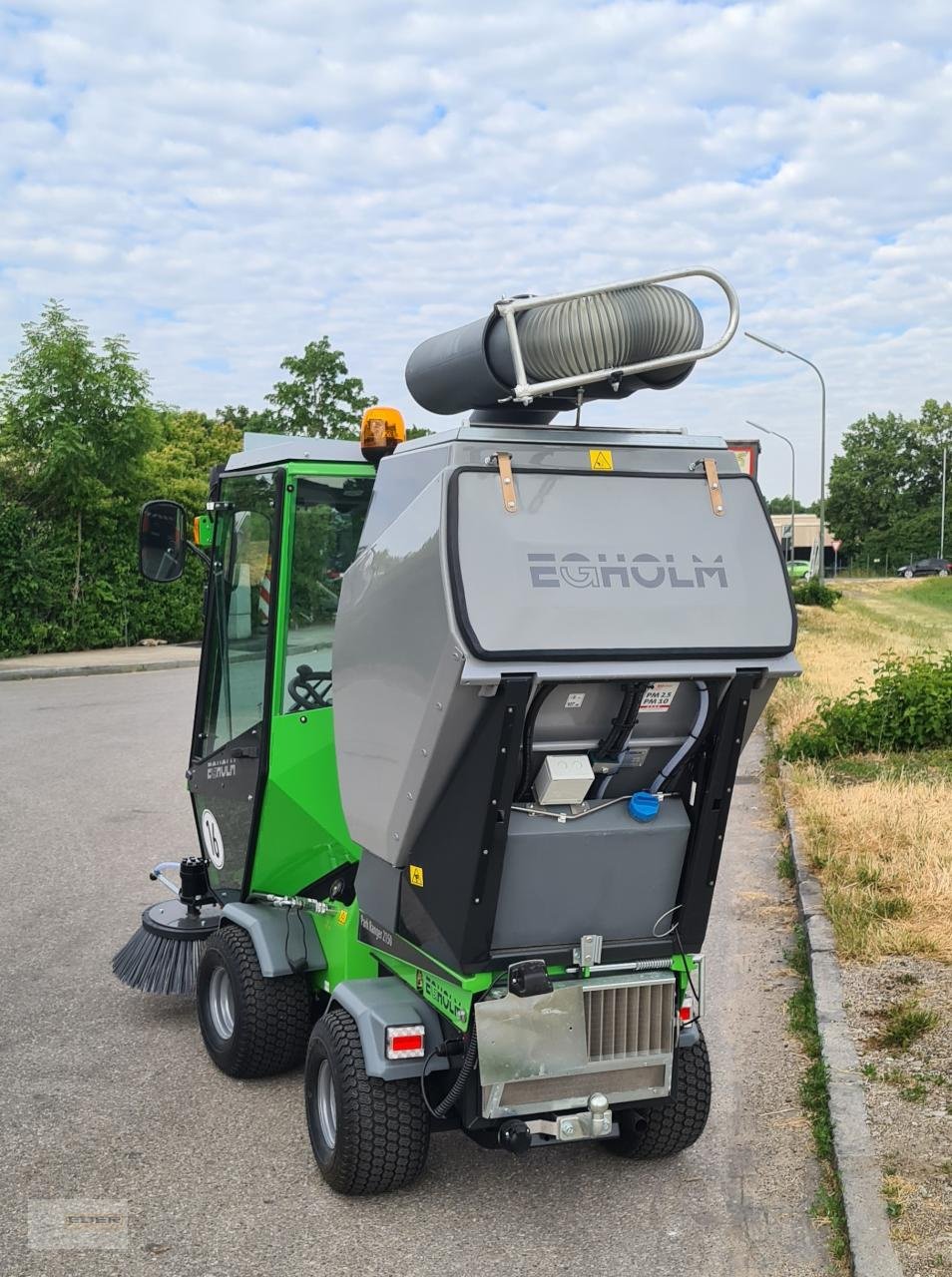 Sonstige Gartentechnik & Kommunaltechnik typu Egholm Park Ranger 2150, Neumaschine w Kirchheim b. München (Zdjęcie 8)