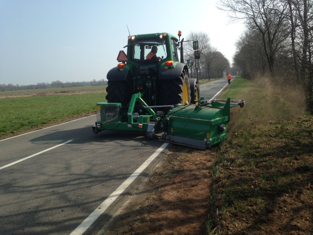 Sonstige Gartentechnik & Kommunaltechnik typu HEN-AG Bankettfräse BKF1200, Neumaschine v Steinheim (Obrázek 3)