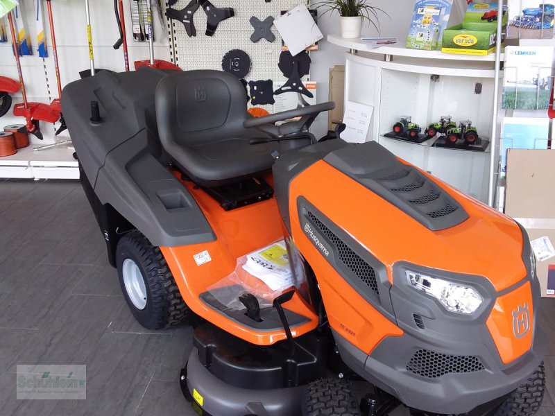 Sonstige Gartentechnik & Kommunaltechnik от тип Husqvarna TC 242 T, Neumaschine в Emskirchen (Снимка 1)