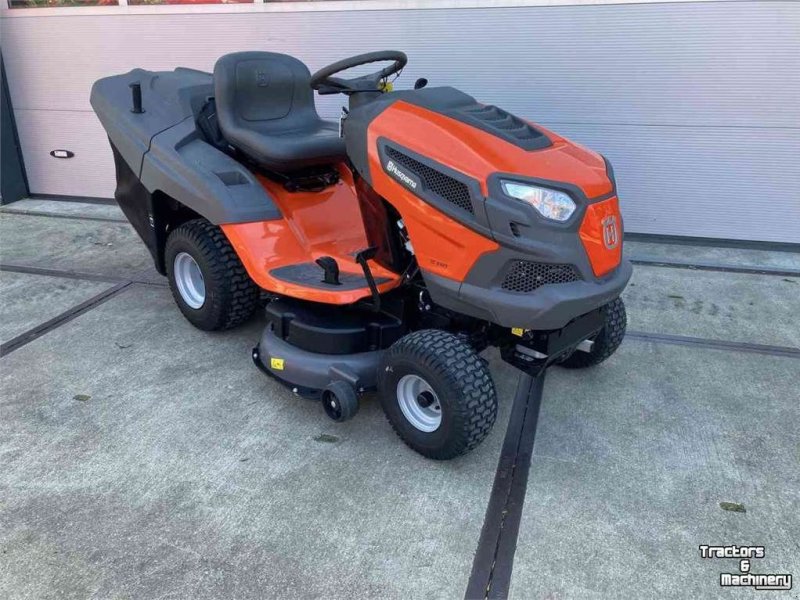 Sonstige Gartentechnik & Kommunaltechnik del tipo Husqvarna TC242T zitmaaier met opvang, Gebrauchtmaschine en Zevenaar