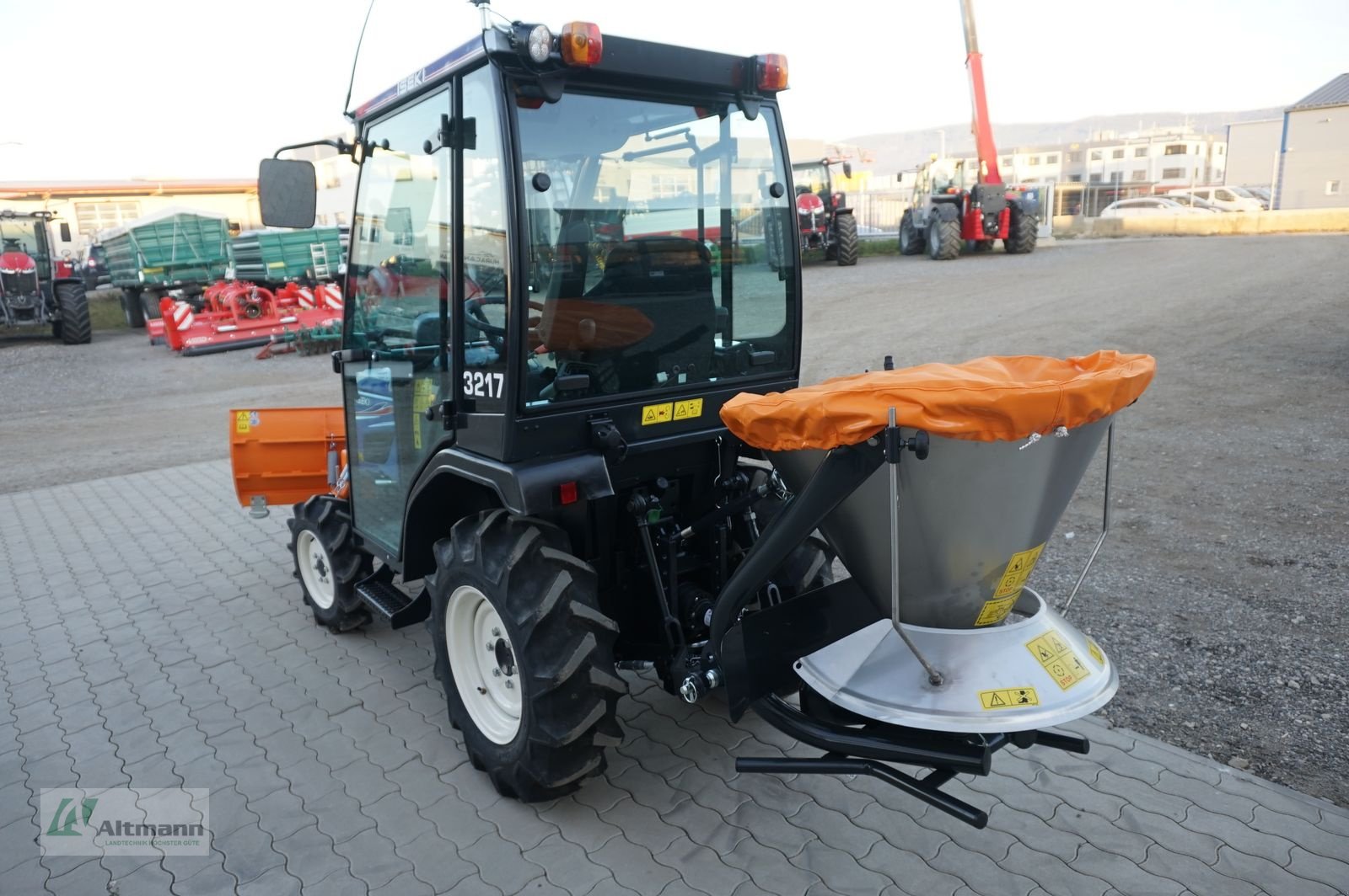 Sonstige Gartentechnik & Kommunaltechnik van het type Iseki TM3217 AHL K, Neumaschine in Lanzenkirchen (Foto 7)