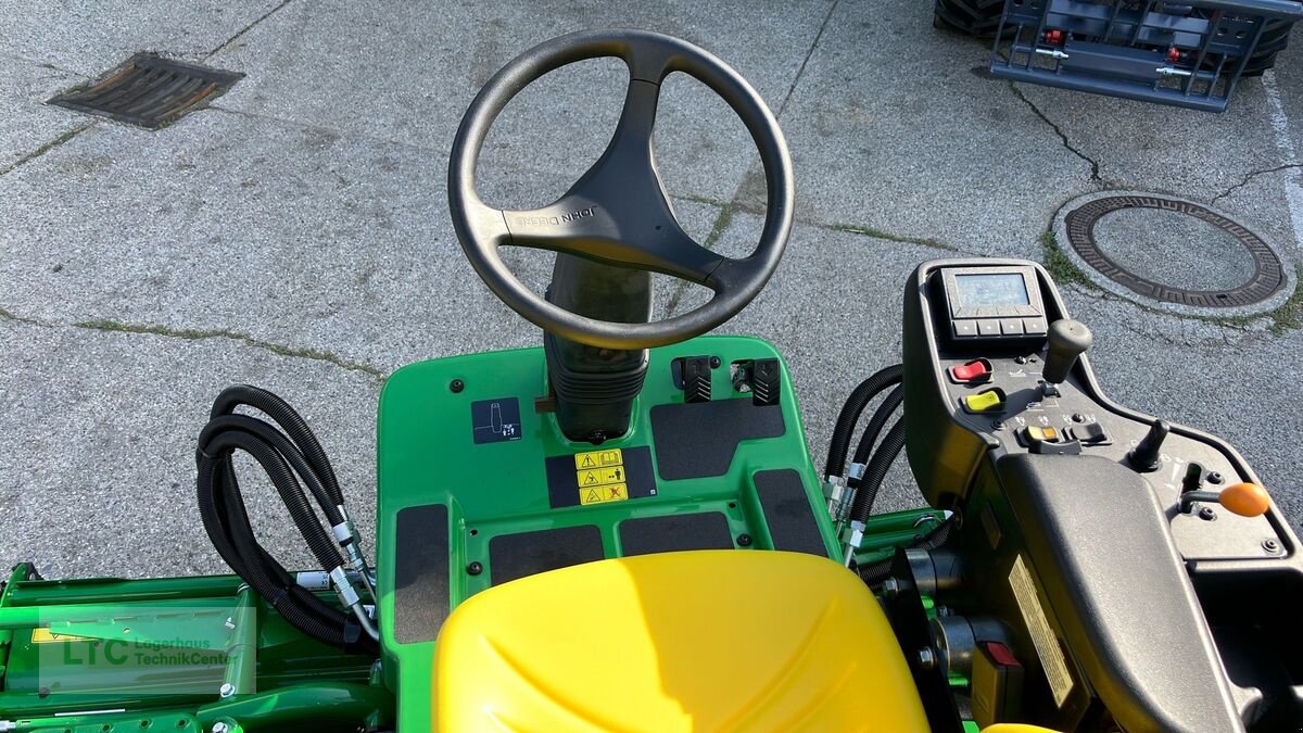 Sonstige Gartentechnik & Kommunaltechnik des Typs John Deere 7200A, Neumaschine in Herzogenburg (Bild 12)