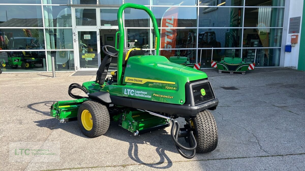 Sonstige Gartentechnik & Kommunaltechnik des Typs John Deere 7200A, Neumaschine in Herzogenburg (Bild 4)