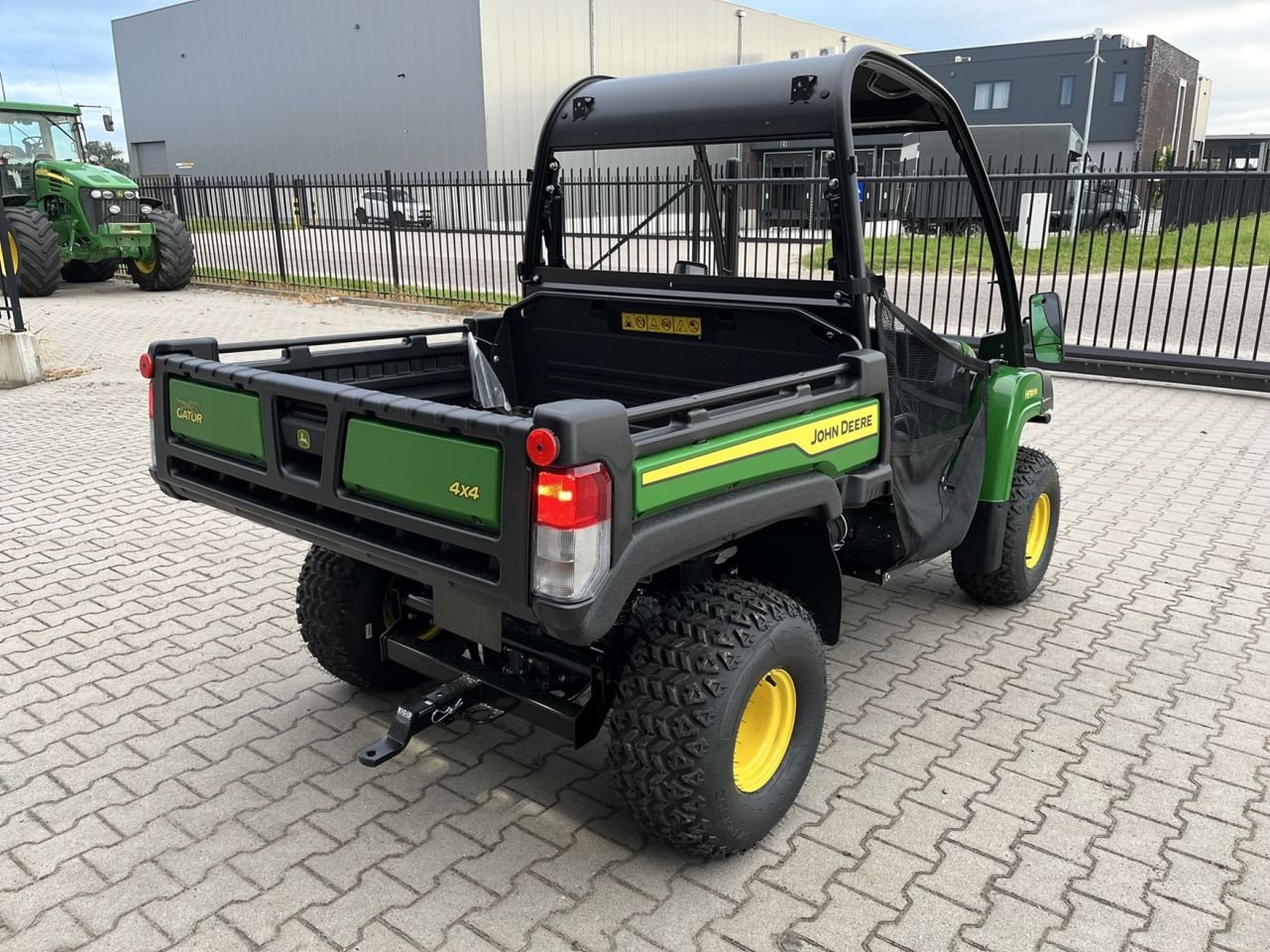 Sonstige Gartentechnik & Kommunaltechnik des Typs John Deere Gator HPX815E, Neumaschine in Beek en Donk (Bild 2)