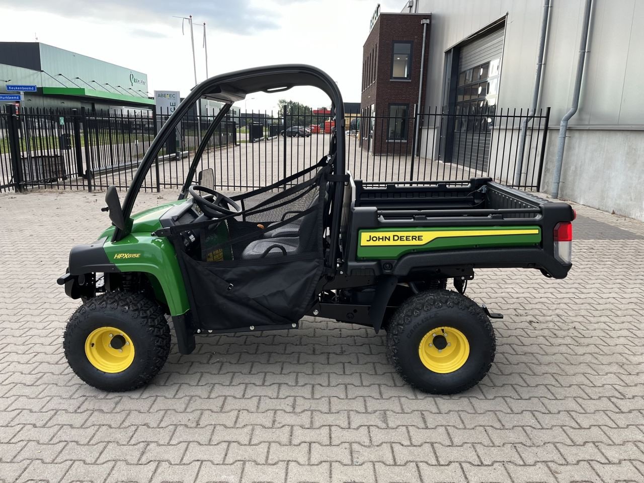 Sonstige Gartentechnik & Kommunaltechnik typu John Deere Gator HPX815E, Neumaschine v Beek en Donk (Obrázok 4)