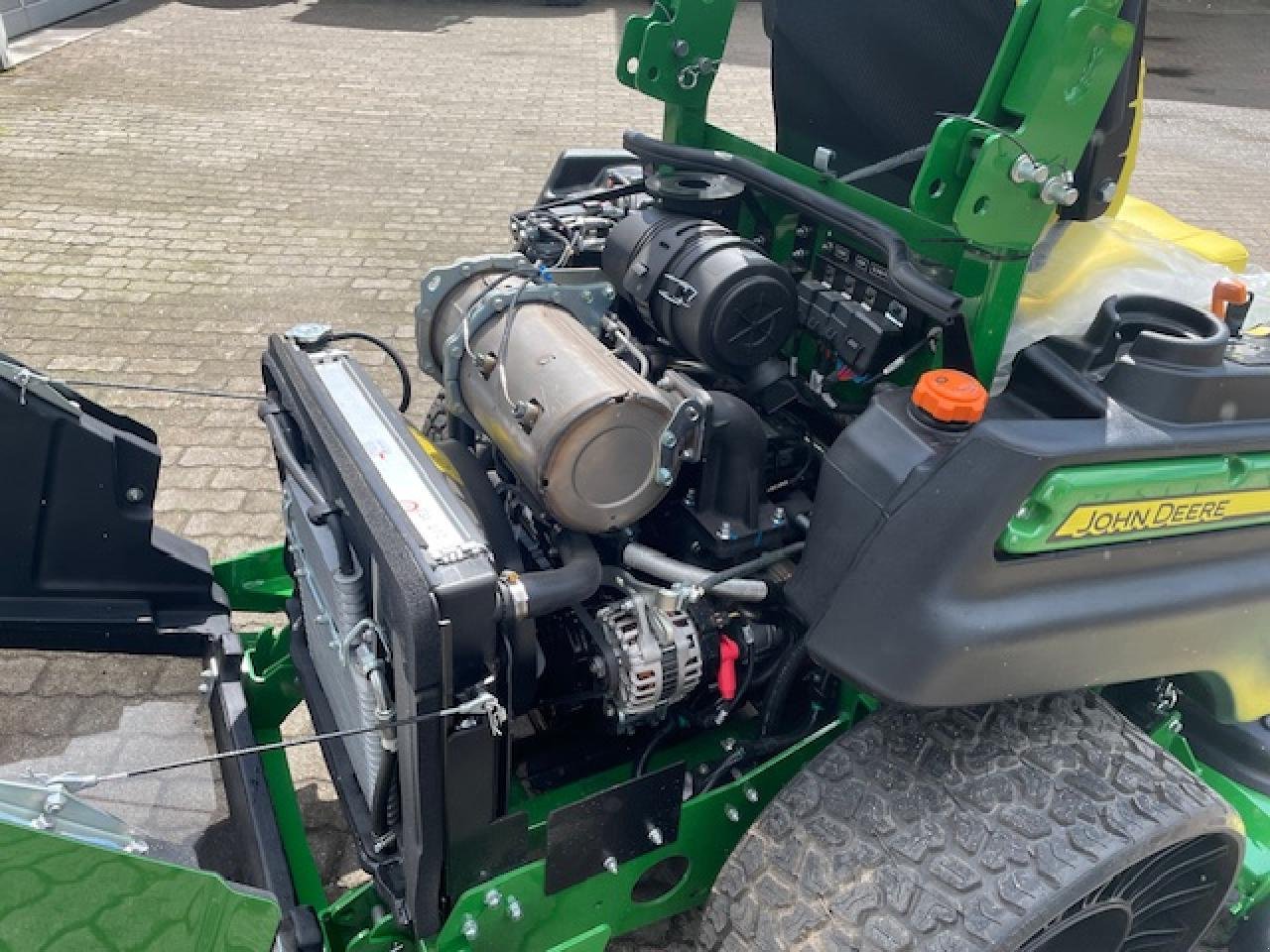 Sonstige Gartentechnik & Kommunaltechnik Türe ait John Deere Z 997, Neumaschine içinde Alt Duvenstedt (resim 5)