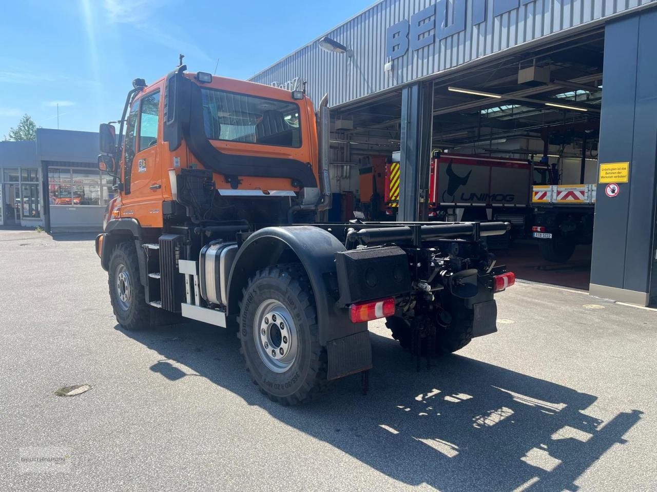 Sonstige Gartentechnik & Kommunaltechnik of the type Mercedes-Benz Mercedes Benz Unimog U 318, Gebrauchtmaschine in Hengersberg (Picture 9)