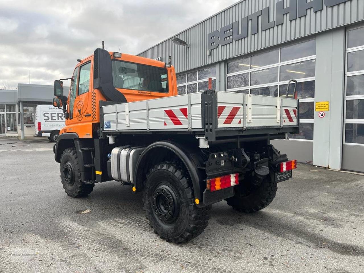 Sonstige Gartentechnik & Kommunaltechnik typu Mercedes-Benz Mercedes Benz Unimog U 400 6 Zylinder Hydostat, Gebrauchtmaschine w Hengersberg (Zdjęcie 10)